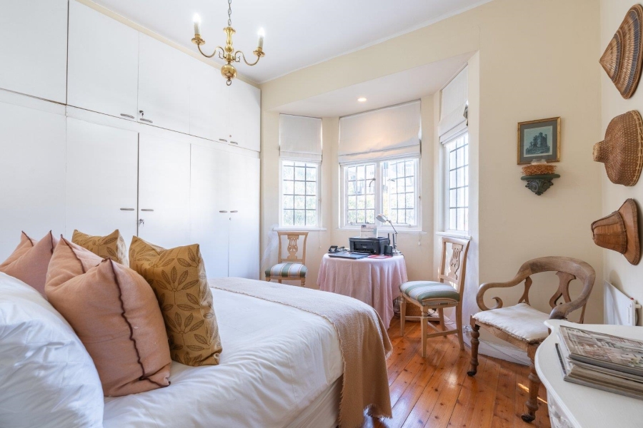 2 Bedroom Property for Sale in Sea Point Western Cape